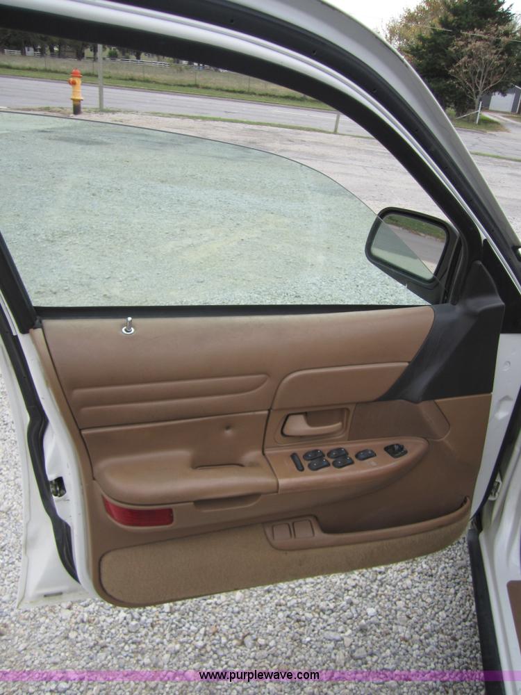 image for item D5713 1996 Ford Crown Victoria Police Interceptor
