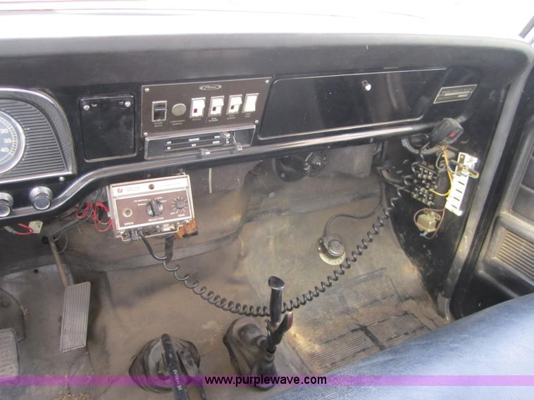 image for item D5714 1977 Ford F756 fire truck