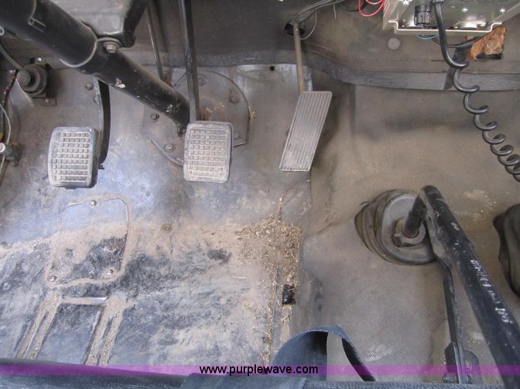 image for item D5714 1977 Ford F756 fire truck