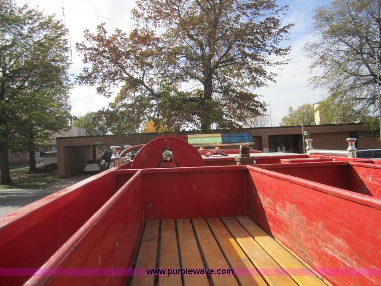 image for item D5714 1977 Ford F756 fire truck