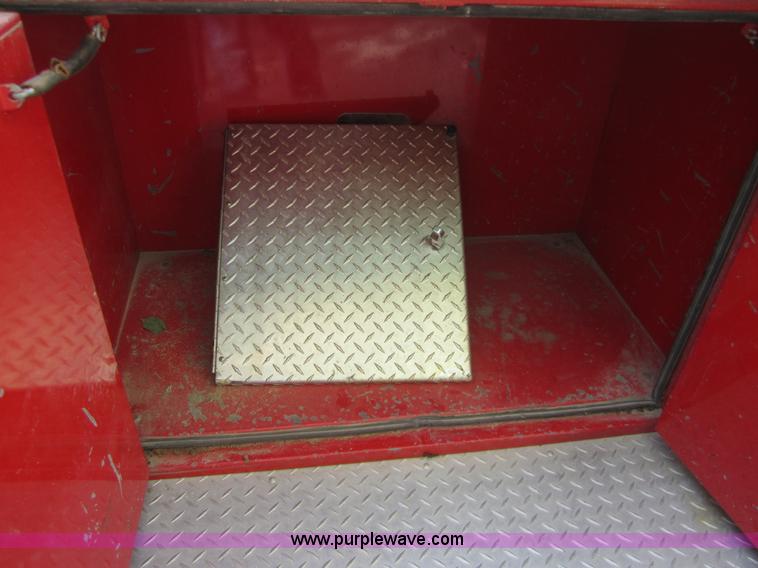 image for item D5714 1977 Ford F756 fire truck