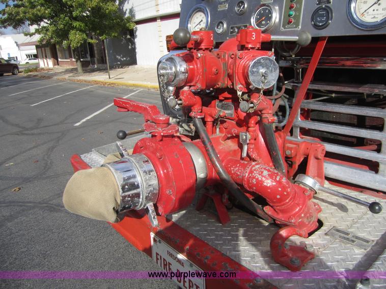 image for item D5714 1977 Ford F756 fire truck