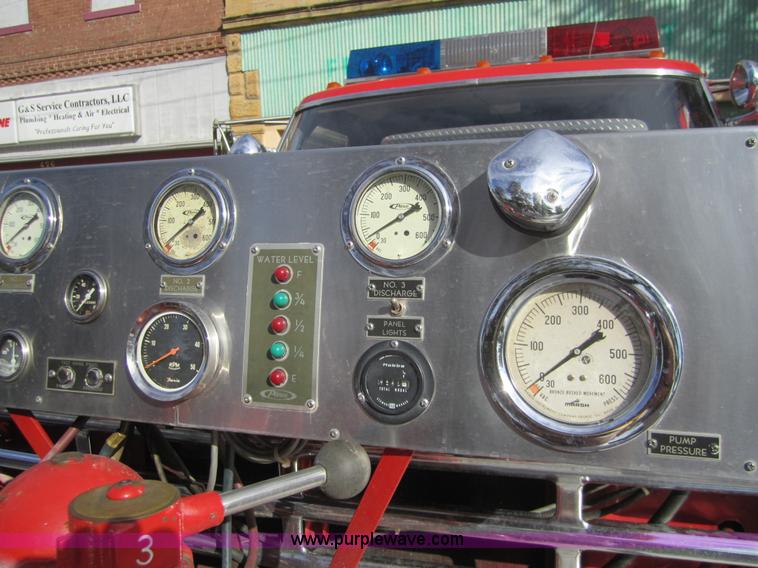 image for item D5714 1977 Ford F756 fire truck