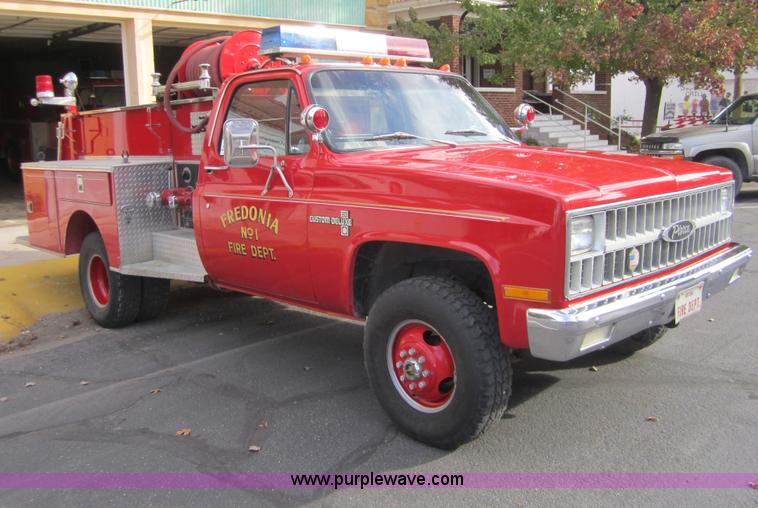 image for item D5715 1981 Chevrolet K30 fire truck