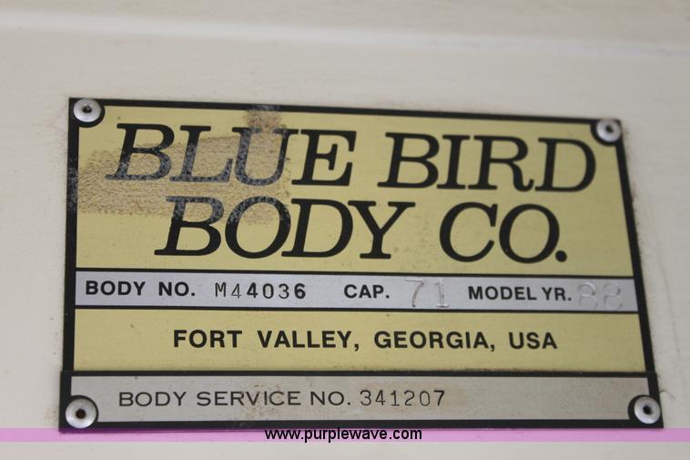 image for item E4256 1988 Ford B700 school bus