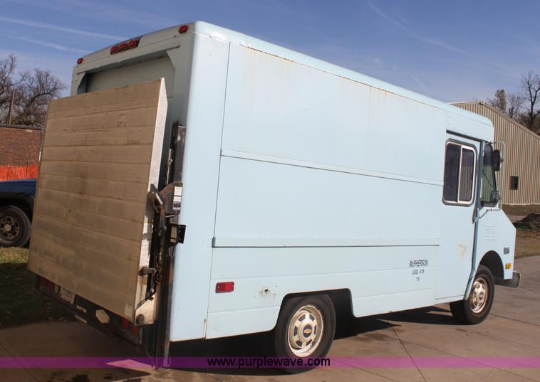 image for item E4301 1992 Chevrolet P30 step van