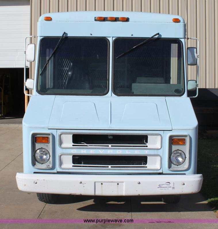 image for item E4301 1992 Chevrolet P30 step van