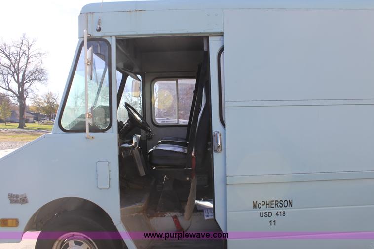 image for item E4301 1992 Chevrolet P30 step van