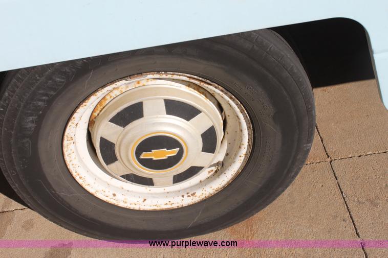 image for item E4301 1992 Chevrolet P30 step van