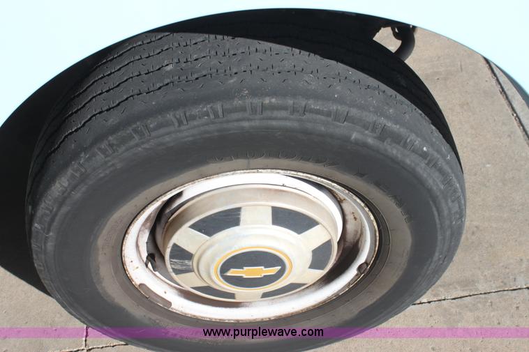 image for item E4301 1992 Chevrolet P30 step van