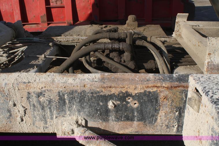 image for item F2507 1985 Ford LT9000 dump truck