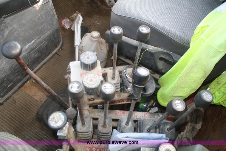 image for item F2507 1985 Ford LT9000 dump truck