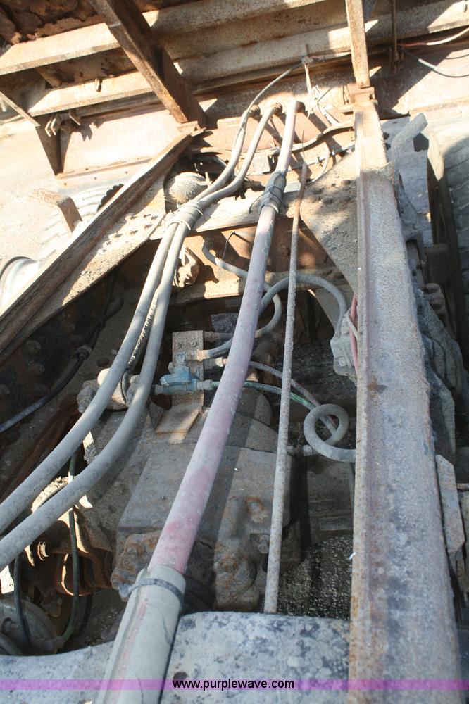 image for item F2508 1990 Ford LT8000 dump truck