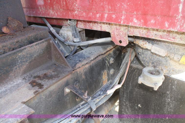 image for item F2508 1990 Ford LT8000 dump truck