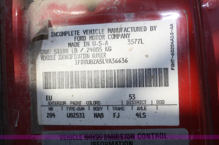 image for item F2508 1990 Ford LT8000 dump truck