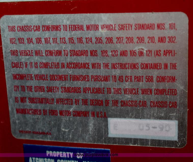 image for item F2508 1990 Ford LT8000 dump truck