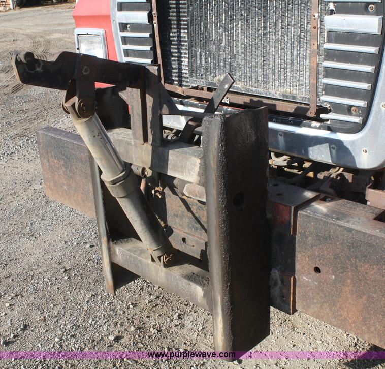 image for item F2508 1990 Ford LT8000 dump truck