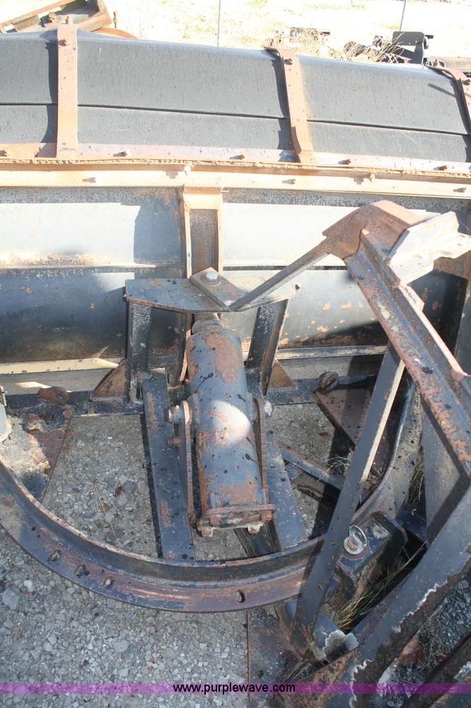 image for item F2508 1990 Ford LT8000 dump truck