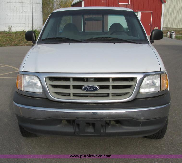 image for item F4006 2001 Ford F150 pickup truck