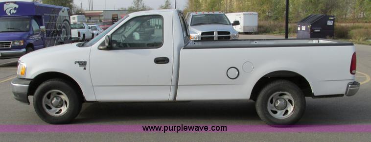 image for item F4006 2001 Ford F150 pickup truck