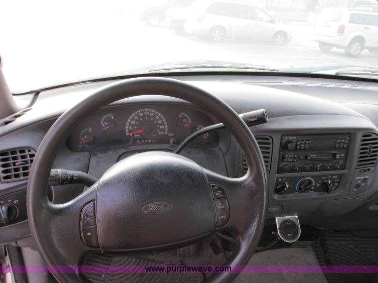 image for item F4006 2001 Ford F150 pickup truck