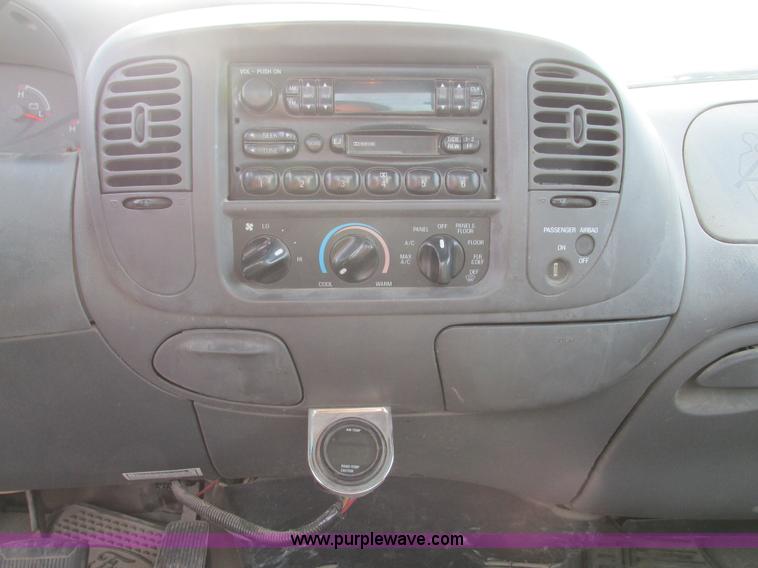 image for item F4006 2001 Ford F150 pickup truck