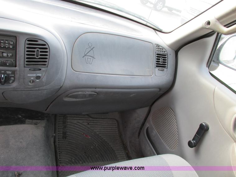 image for item F4006 2001 Ford F150 pickup truck