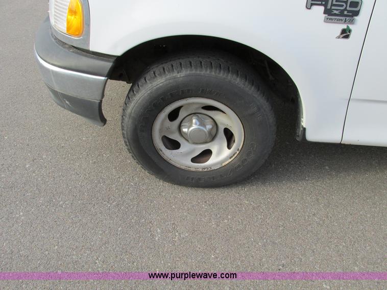 image for item F4006 2001 Ford F150 pickup truck