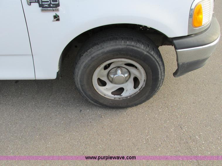 image for item F4006 2001 Ford F150 pickup truck