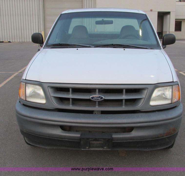 image for item F4007 1998 Ford F150 pickup truck