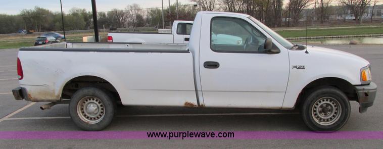 image for item F4007 1998 Ford F150 pickup truck