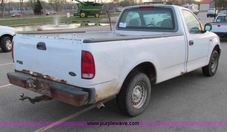 image for item F4007 1998 Ford F150 pickup truck