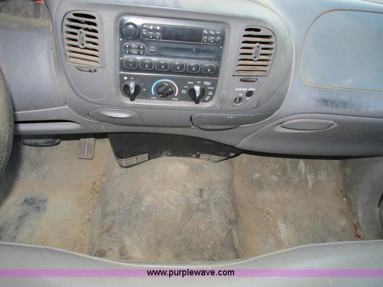 image for item F4007 1998 Ford F150 pickup truck