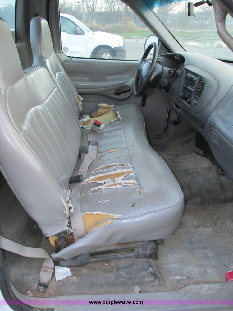 image for item F4007 1998 Ford F150 pickup truck