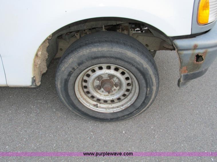 image for item F4007 1998 Ford F150 pickup truck