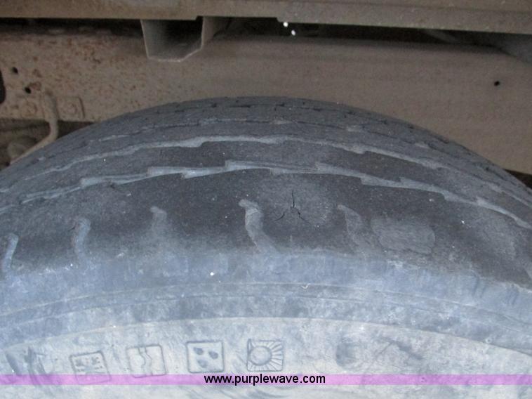 image for item F4007 1998 Ford F150 pickup truck