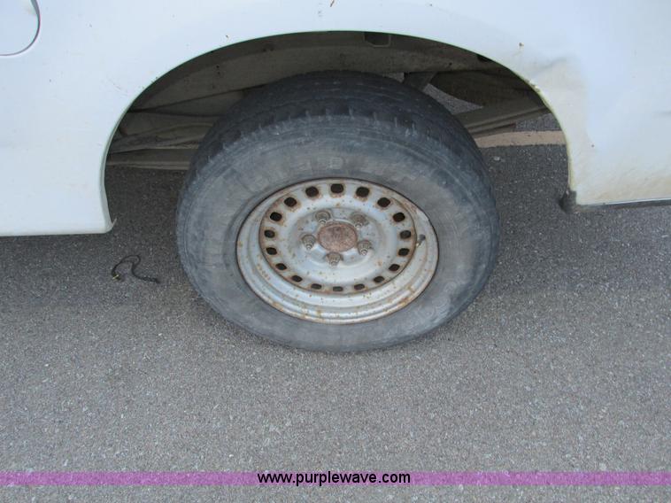 image for item F4007 1998 Ford F150 pickup truck