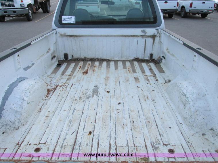 image for item F4007 1998 Ford F150 pickup truck