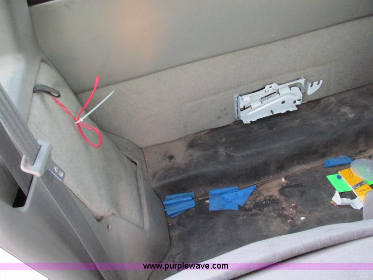 image for item F4008 2001 Chevrolet S10 Extended Cab pickup truck