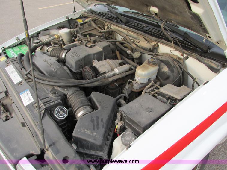 image for item F4008 2001 Chevrolet S10 Extended Cab pickup truck