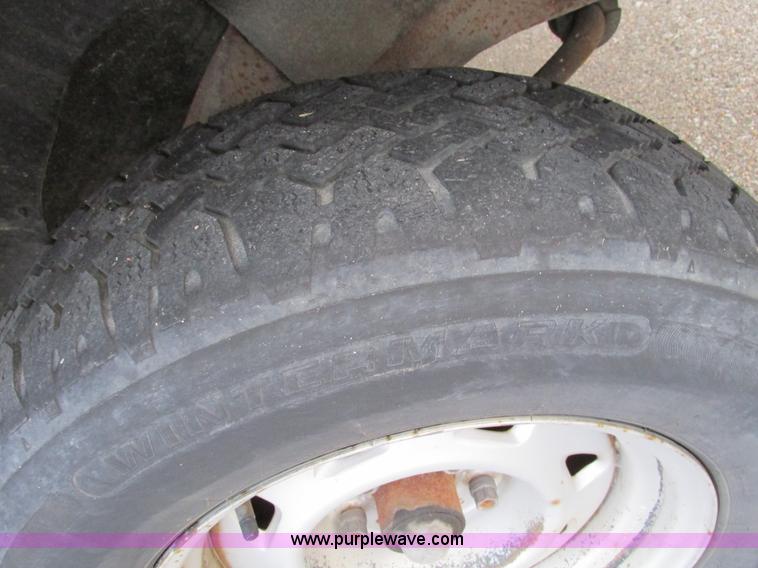 image for item F4008 2001 Chevrolet S10 Extended Cab pickup truck