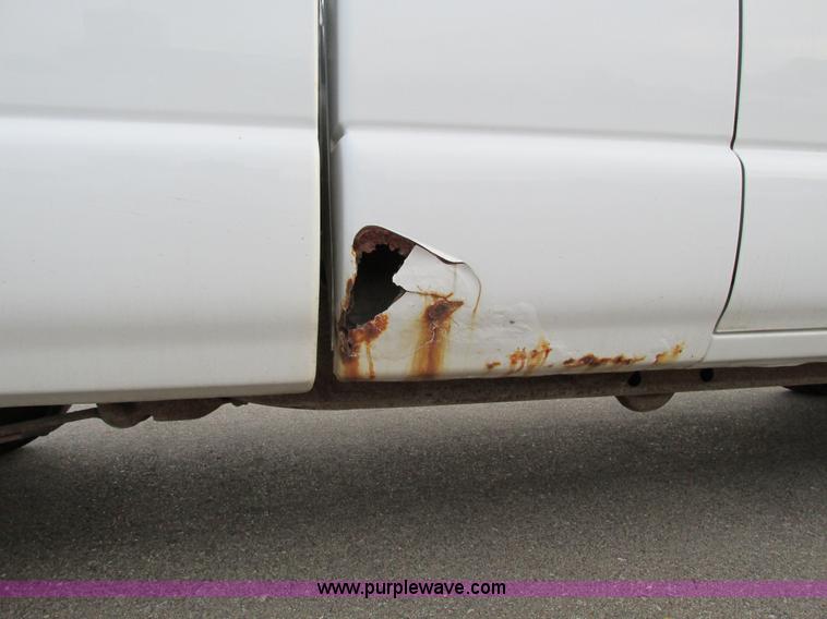 image for item F4008 2001 Chevrolet S10 Extended Cab pickup truck