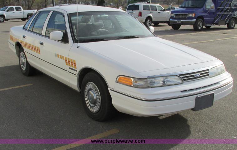 image for item F4009 1994 Ford Crown Victoria Police Interceptor