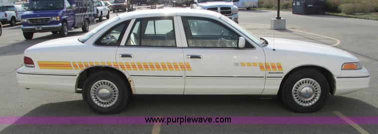 image for item F4009 1994 Ford Crown Victoria Police Interceptor
