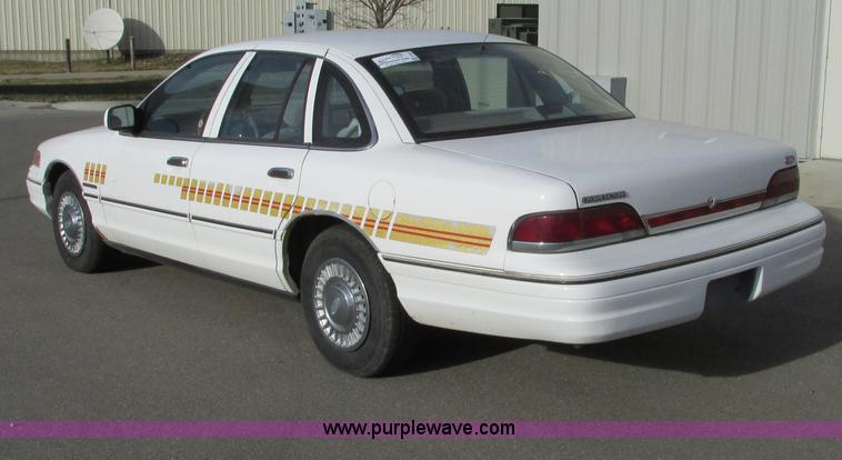 image for item F4009 1994 Ford Crown Victoria Police Interceptor