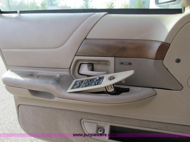 image for item F4009 1994 Ford Crown Victoria Police Interceptor