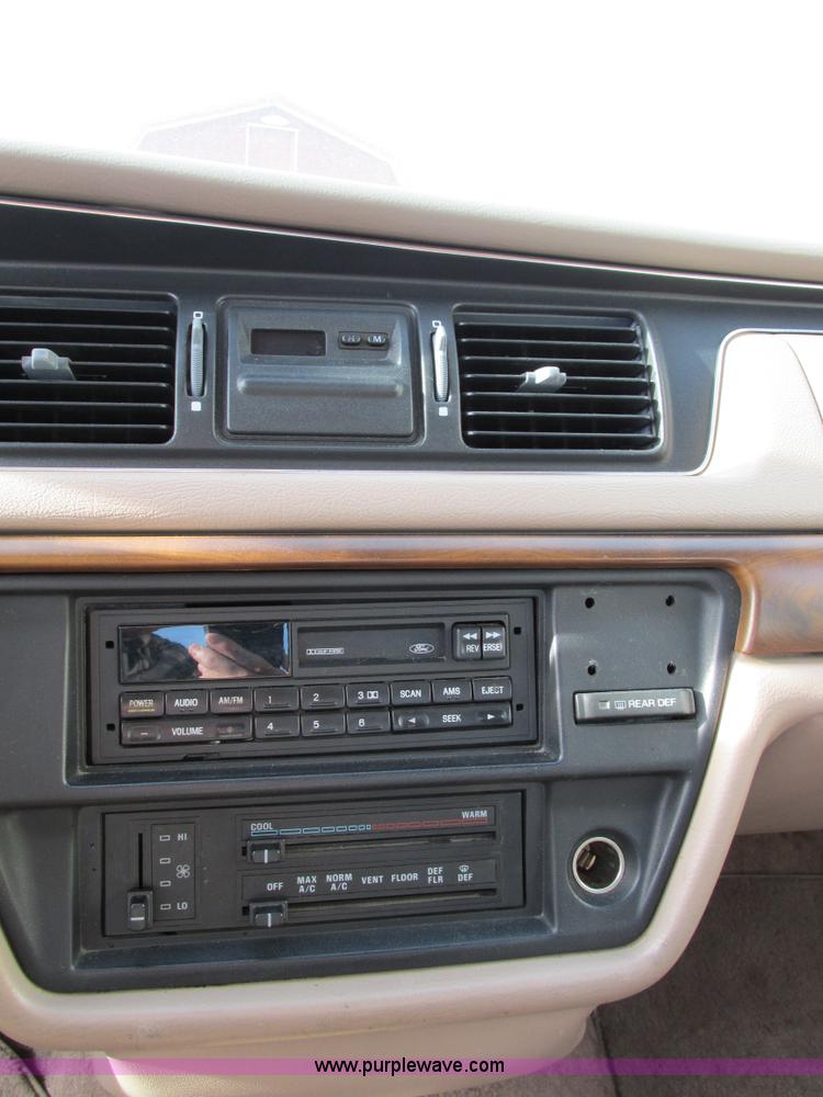 image for item F4009 1994 Ford Crown Victoria Police Interceptor