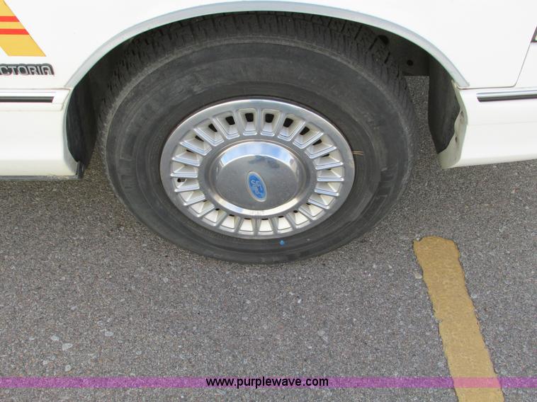 image for item F4009 1994 Ford Crown Victoria Police Interceptor