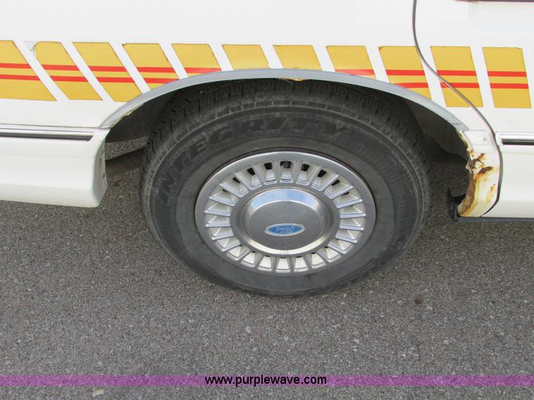 image for item F4009 1994 Ford Crown Victoria Police Interceptor