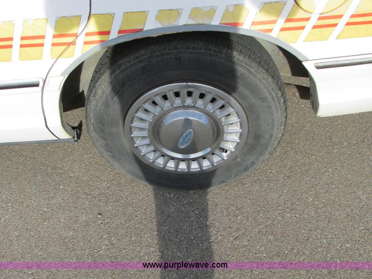 image for item F4009 1994 Ford Crown Victoria Police Interceptor